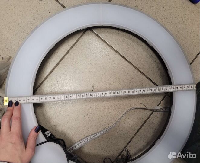 Кольцевая лампа 49 см со штативом