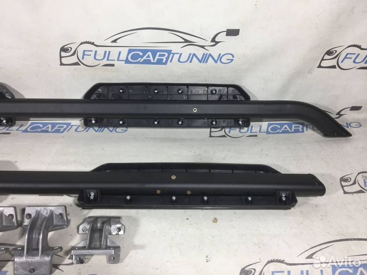 Land Rover Defender Пороги подножки штатные 2019