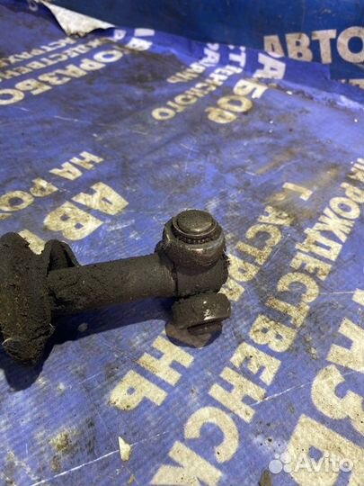 Правый привод Toyota Yaris хэтчбек 2NZ 2010