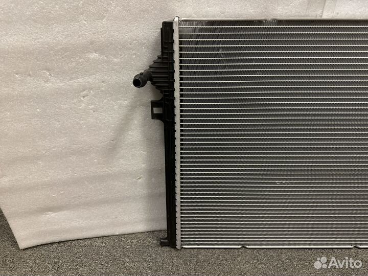 Радиатор охлажения Bmw F30 F20 LCI