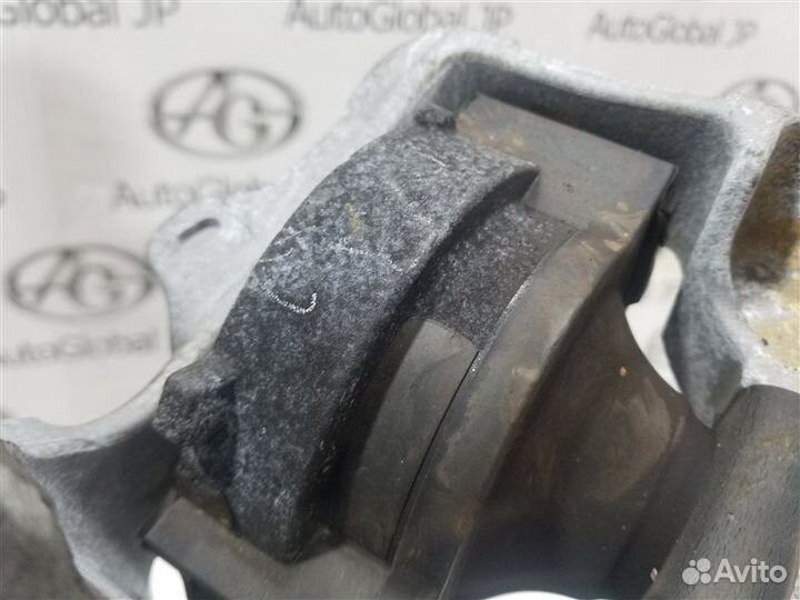 Опора двигателя правая Mazda Axela