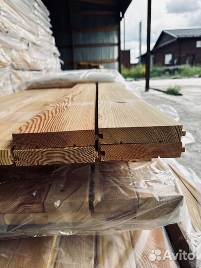 Профилированная доска пола из лиственницы
