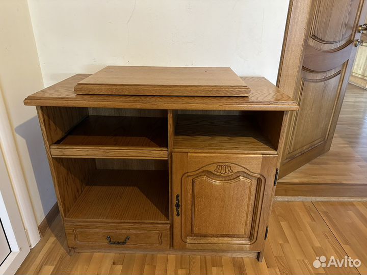 Тумба под телевизор из массива