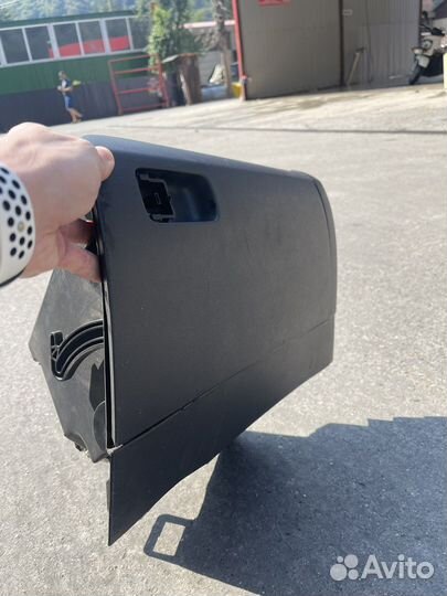 Бардачок поло седан