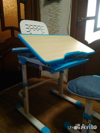Детский стол и стул