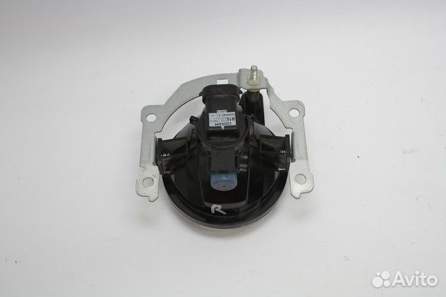 Фара противотуманная 8321A668 Mitsubishi L200