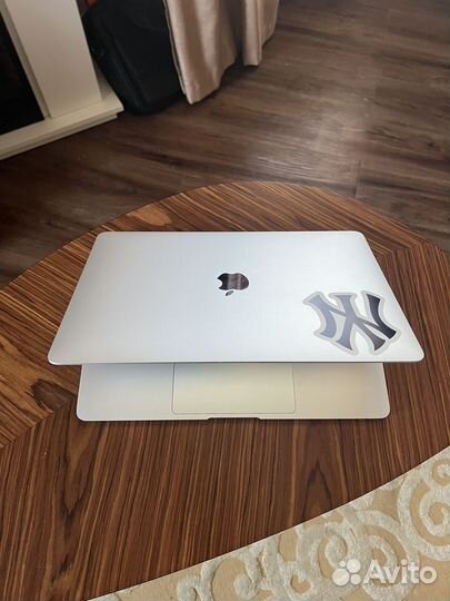 Apple MacBook air 2020 i3 256