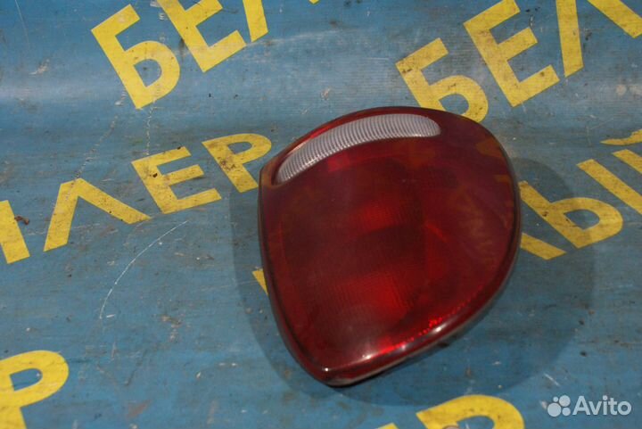 Задний левый фонарь Dodge Caravan 3