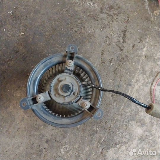 Вентилятор задней печки Mitsubishi Pajero 2