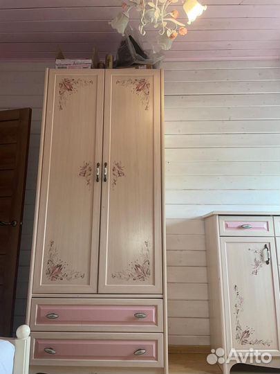 Мебель в детскую комнату для девочки