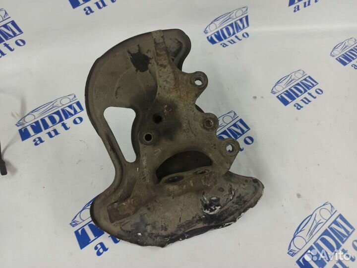 Поворотный кулак передний правый Mercedes C-class