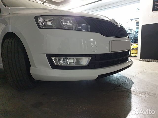Накладка переднего бампера Skoda Rapid R-style