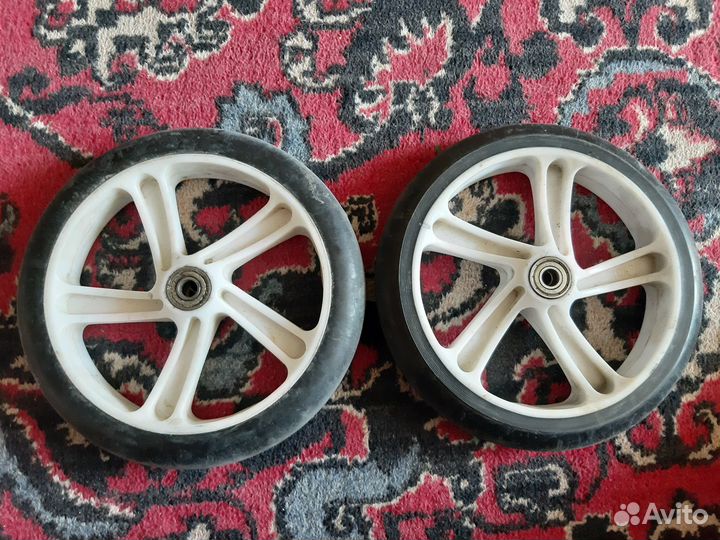 Продам колеса для самоката диаметр 18см