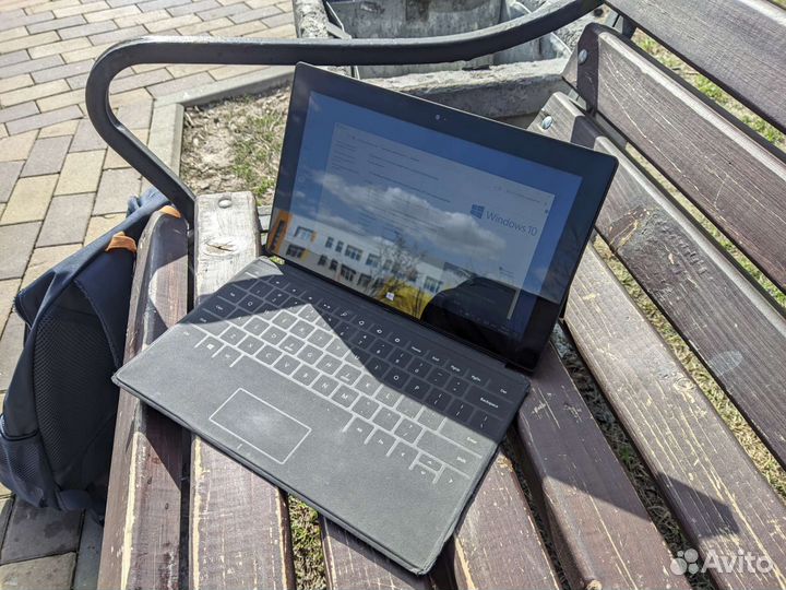 Планшет с клавиатурой Surface RT 64GB (Windows 10)