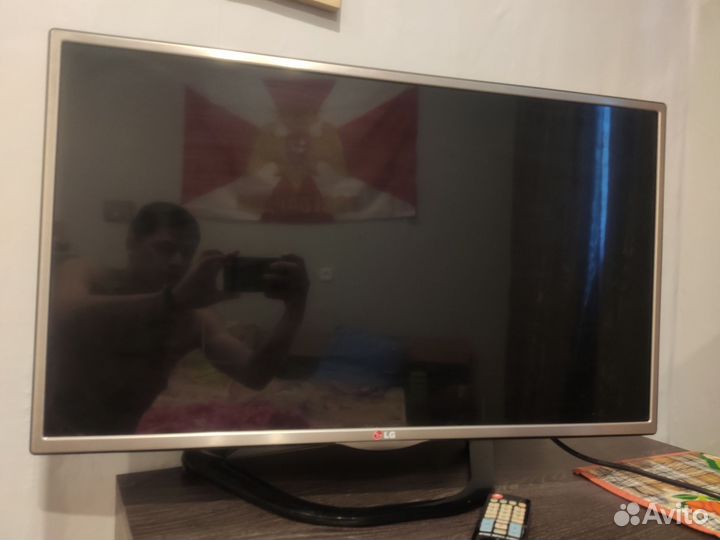 Монитор LG 32