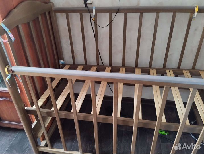 Кровать детская из натурального дерева