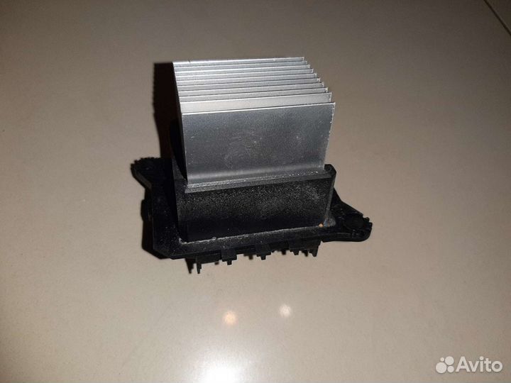 Резистор печки Субару