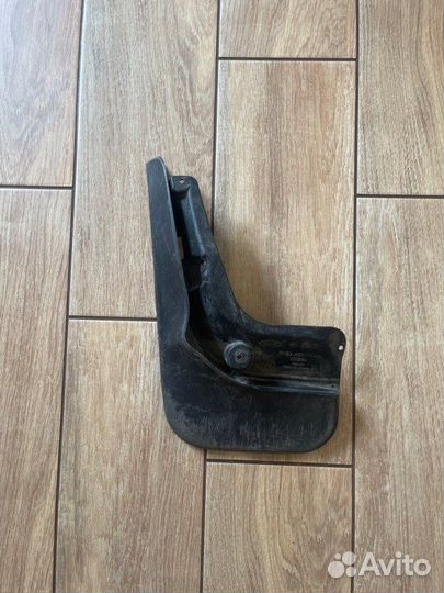 Брызговик задний левый Ford Focus 3 С 2011 По 2019