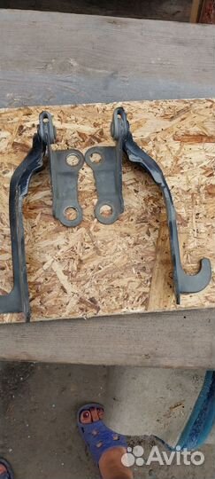 Петли капота тойота Калдина