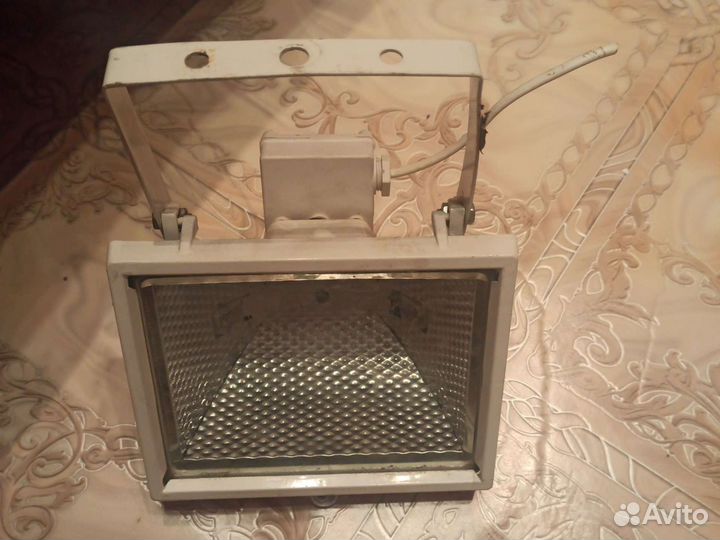 Фонарь прожектор