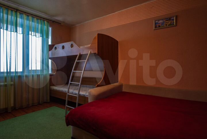 2-к. квартира, 70 м², 1/10 эт.