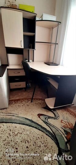 Письменный стол для школьника угловой