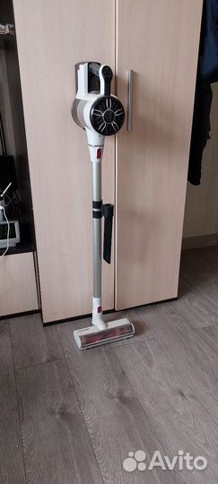 Вертикальный беспроводной пылесос Pioner VC453S