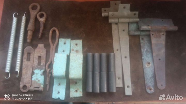 Щеколды, петли, пружины на дверь, ключи, замки