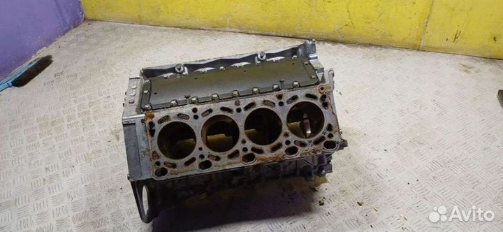 Блок цилиндров BMW 7 E38 1995