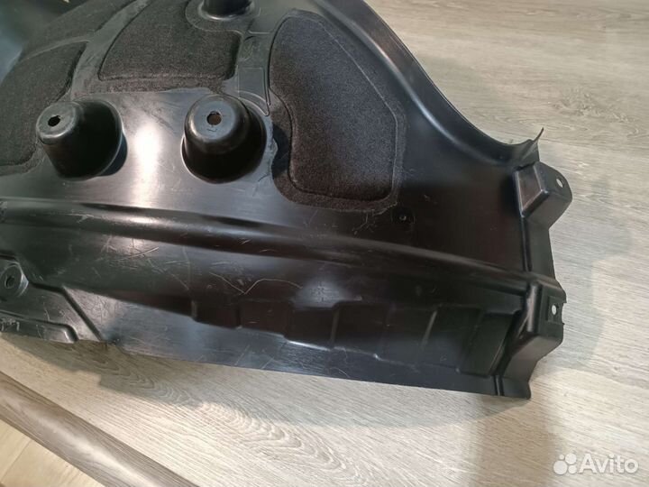 Подкрылок передний правый BMW X7 G07