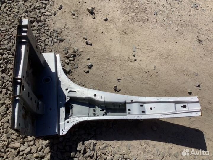 Порог со средней стойкой правый Renault Megane 3