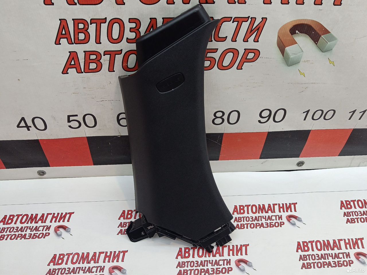 Обшивка стойки задняя левая Geely Monjaro