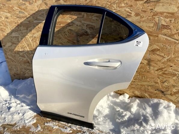 Задняя левая дверь Лексус юикс 200/250