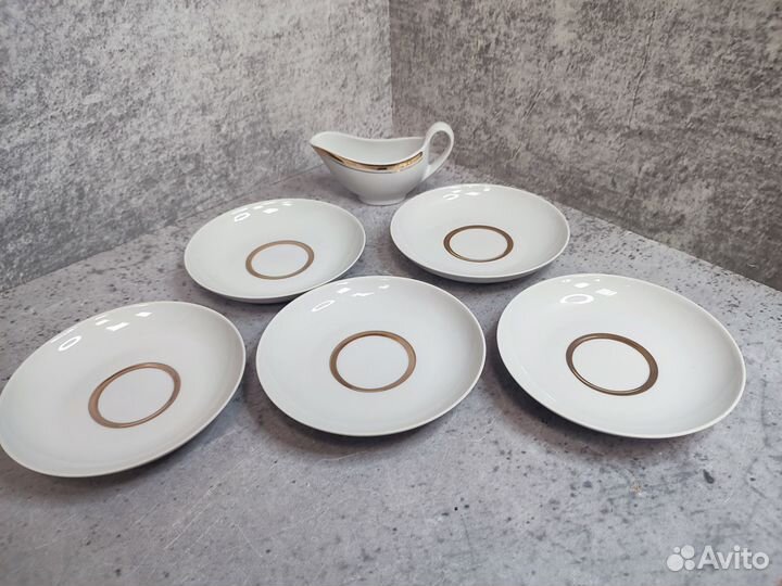 Блюдца фарфор Дулево СССР + соусник