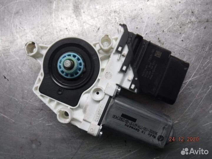 Мотор стеклоподъемника задний правый Volkswagen