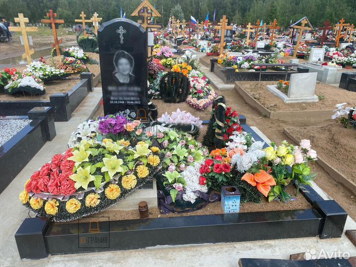 Памятник из гранита 1м, своя установка