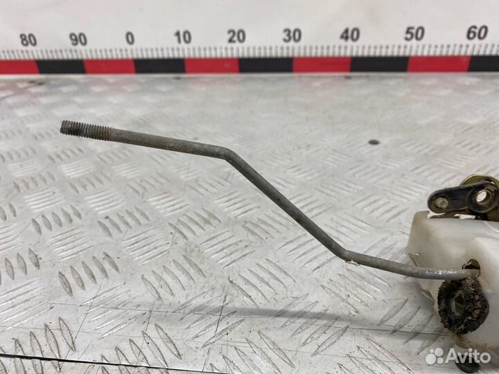 Б/У замок двери передний правый Mazda Demio DW5W