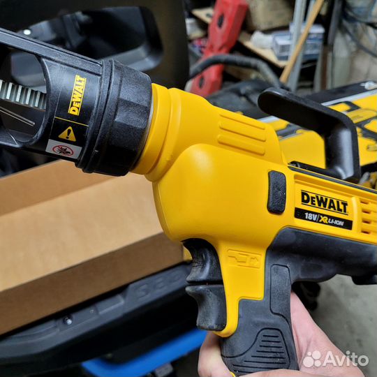 Пистолет для герметика dewalt