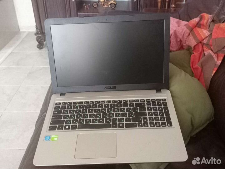 Ноутбук asus