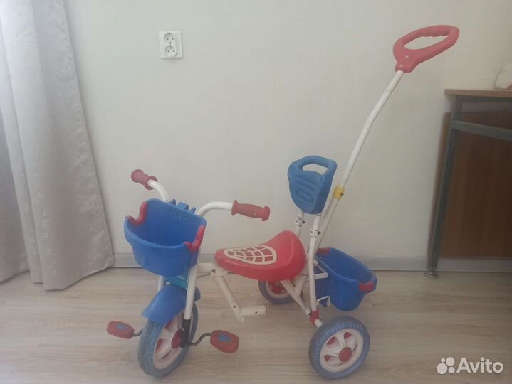 Трехколесный велосипед с родительской ручкой