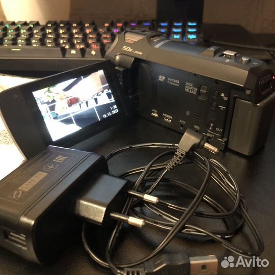 Видеокамера Panasonic HC-v760