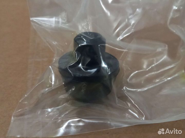 Подушка радиатора нижняя