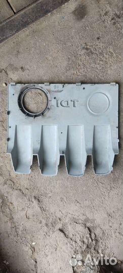 Крышка двигателя golf 5