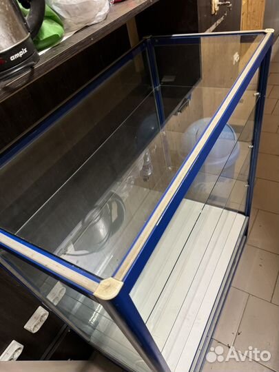Стеклянная витрина