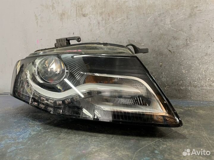 Фара ксенон правая Audi A4 B8 Дорест
