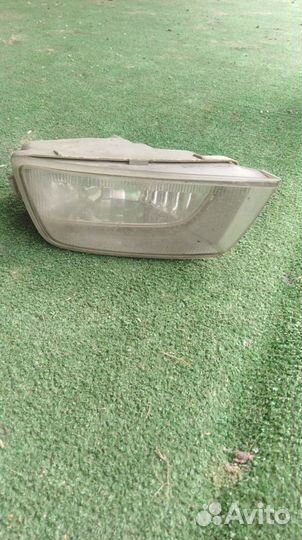 Туманка правая тайота премио 240