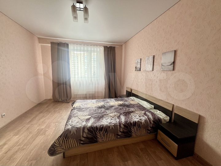 2-к. квартира, 65 м², 7/14 эт.