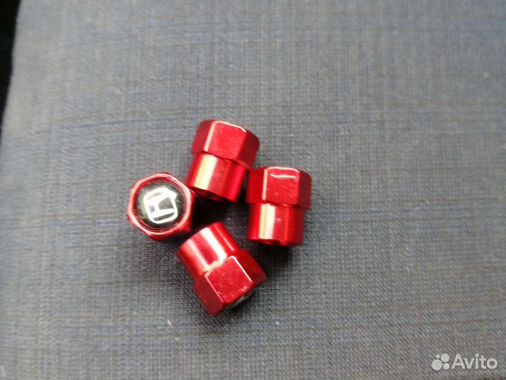 Колпаки на нипель honda