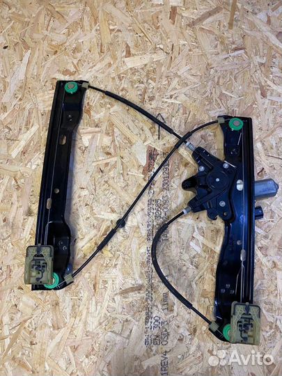 Стеклоподъемник передний правый Ford Focus 3
