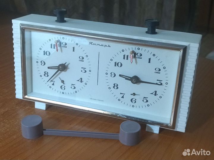 Часы настенные, шахматные